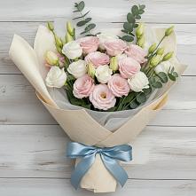 Букет цветов из:  Лизиантусы #REPLACE_PRED# Старой Меловой