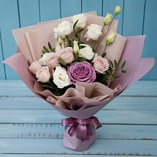 Букет цветов из:  Розы и Лизиантусы #REPLACE_PRED# Старой Меловой