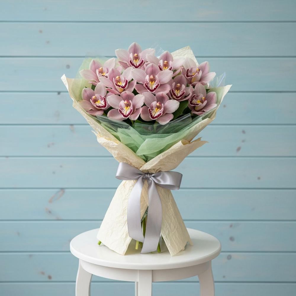 Букет цветов из: Орхидеи и Розы в Старой Меловой