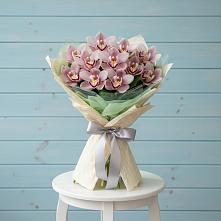 Букет цветов из:  Орхидеи и Розы в Старой Меловой