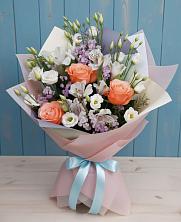 Букет цветов из:  Лизиантусы, Розы, Альстромерии и Гипсофила в Старой Меловой