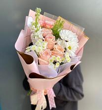 Букет цветов из:  Хризантемы и Розы в Старой Меловой