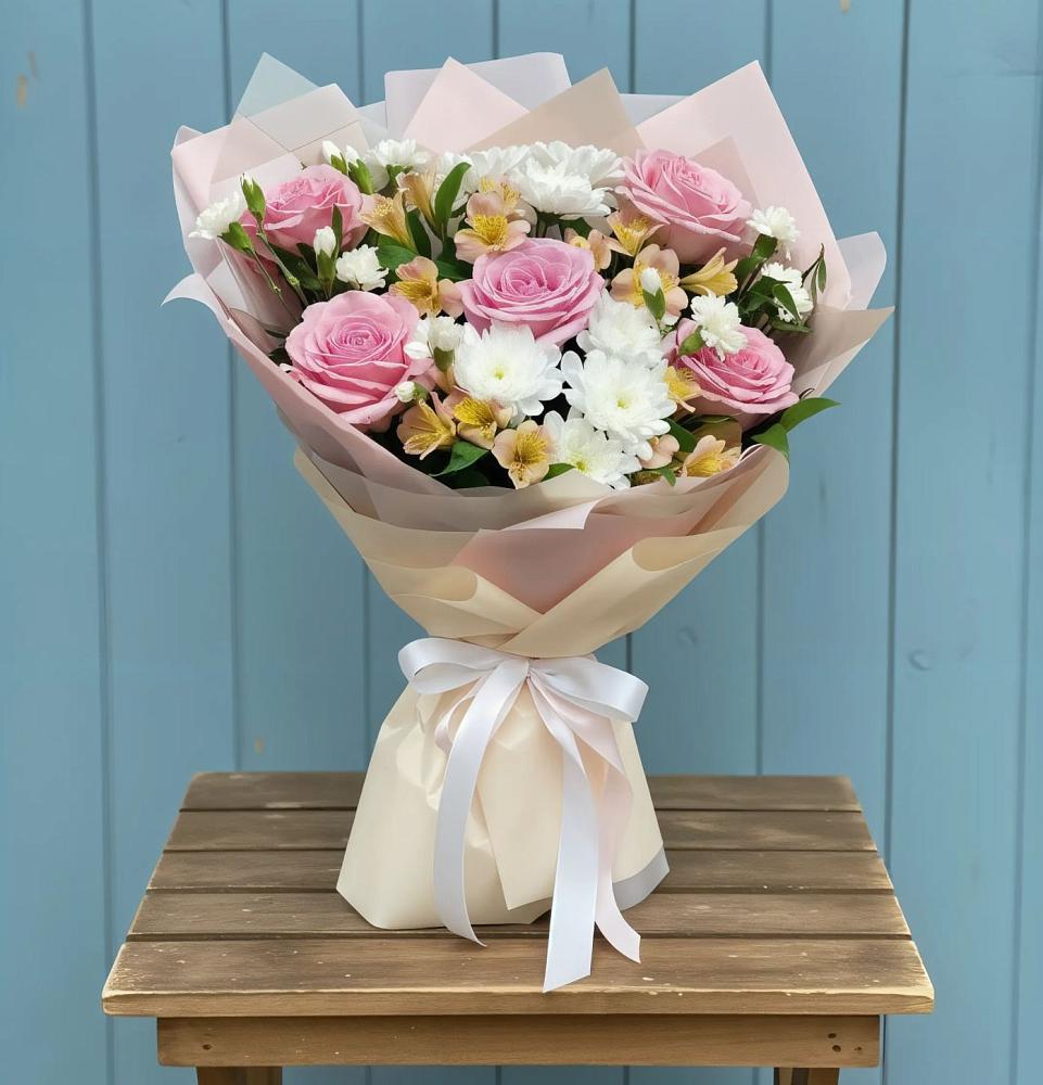 Букет цветов из: Гвоздики, Орхидеи и Розы в Старой Меловой