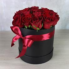 Цветочная композиция из Розы в шляпной коробке в Старой Меловой