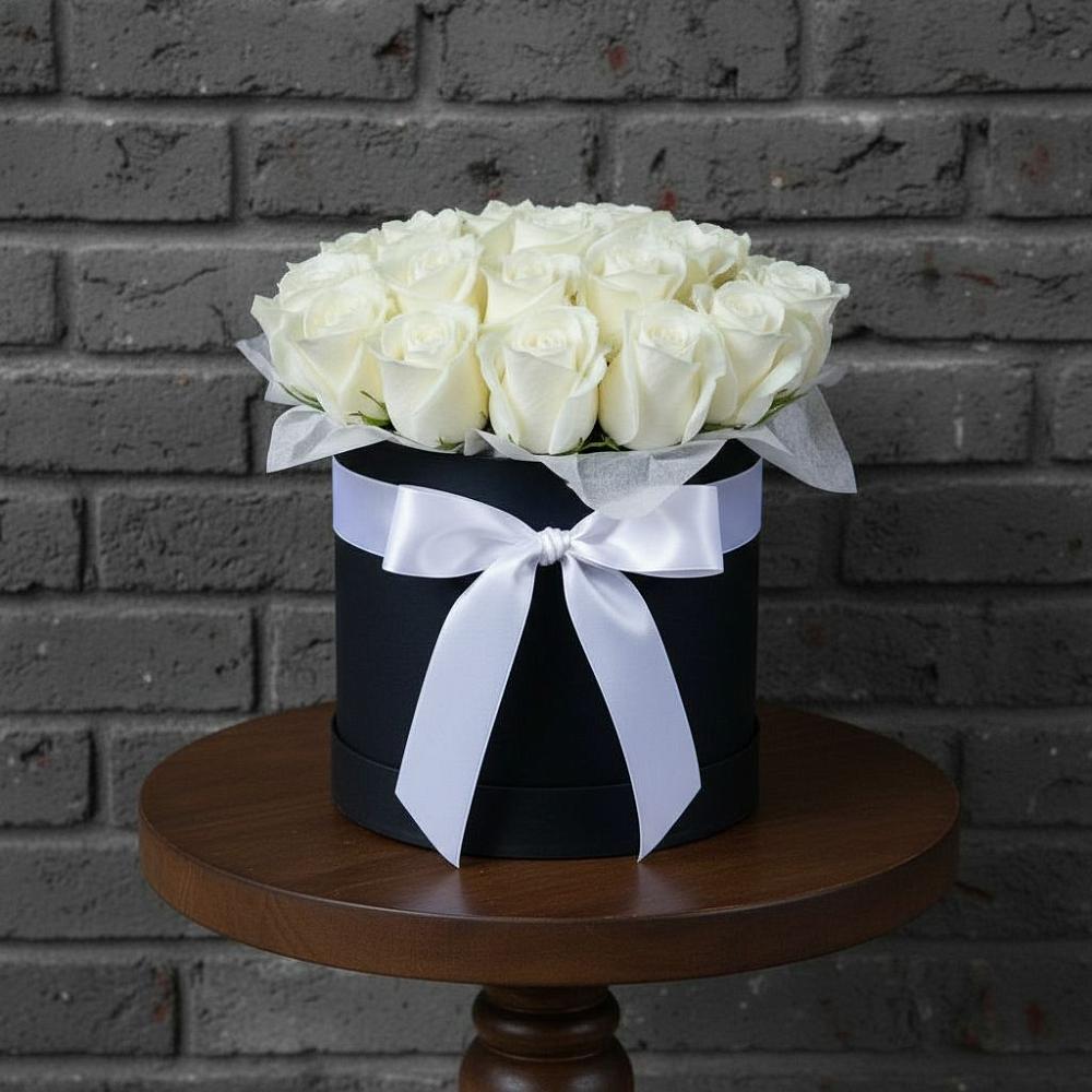 Цветочная композиция из Розы в шляпной коробке в Старой Меловой