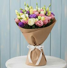 Букет цветов из:  Лизиантусы в Старой Меловой