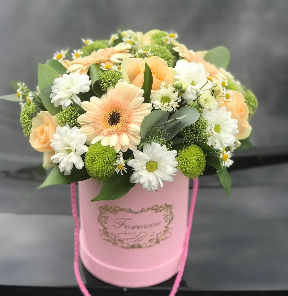 Цветочная композиция из Розы, Герберы и Хризантемы в шляпной коробке в Старой Меловой