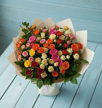Букет Микс из разноцветных кустовых роз в Старой Меловой
